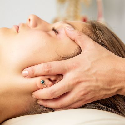 Professionelle Nackenmassage für Entspannung